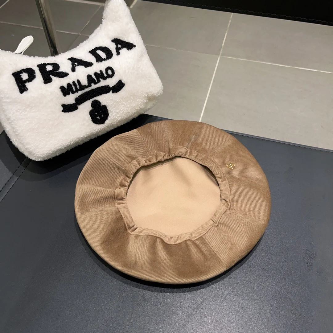 Берет Chanel из вельвета - кофейно-коричневый