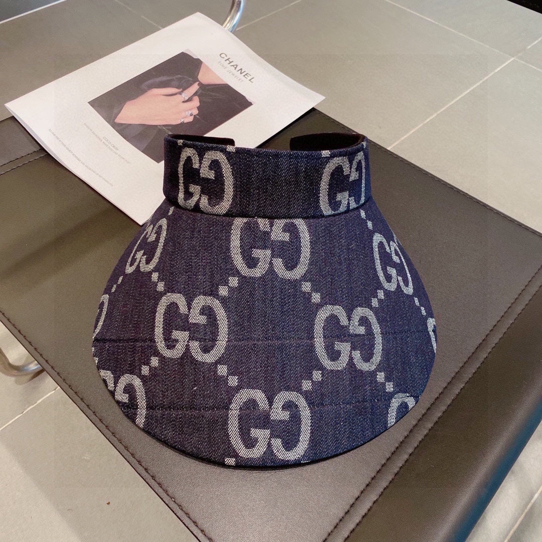 Новинки коллекции Gucci Весна/Лето 2023 - Кепка из канваса с монограммой и узкими полями - Козырек - Синий