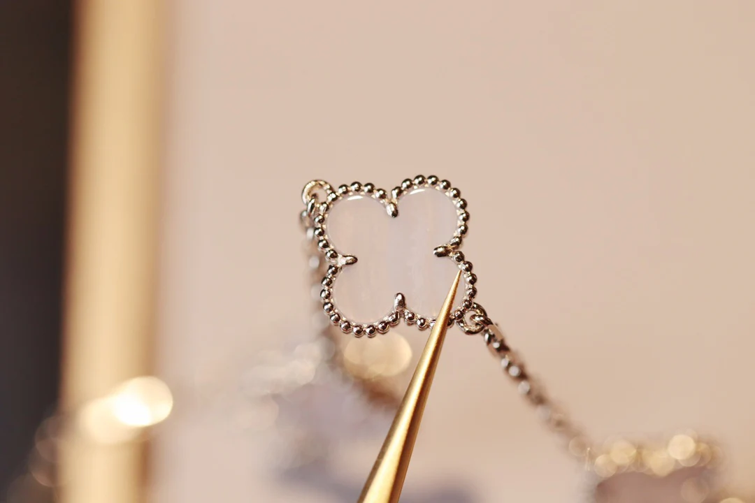 Van Vuitton - Колье 102