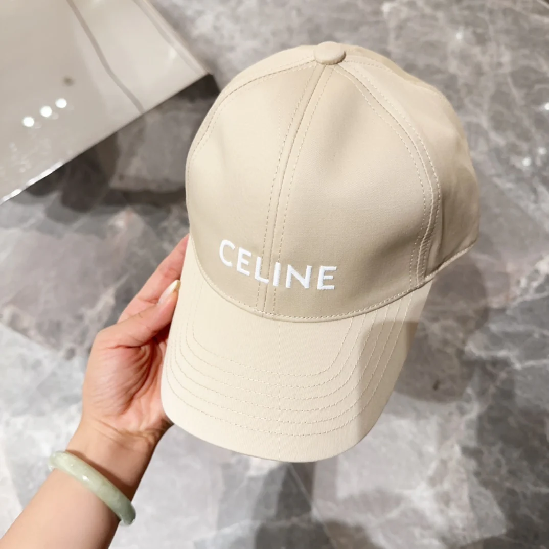 Бейсболка Celine с вышитой надписью