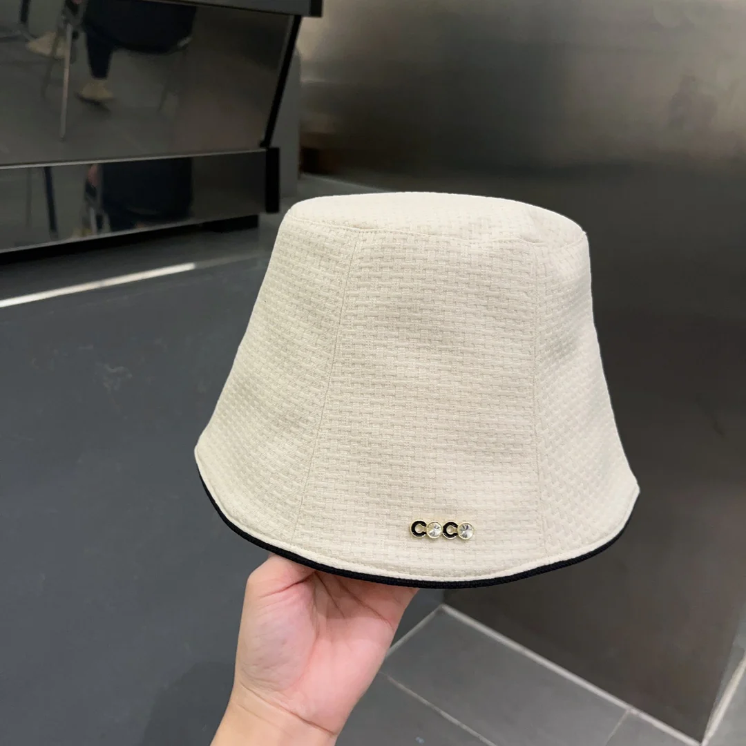 Новинка сезона осень/зима 2023 от Chanel - Рыбацкая шляпа - Белая