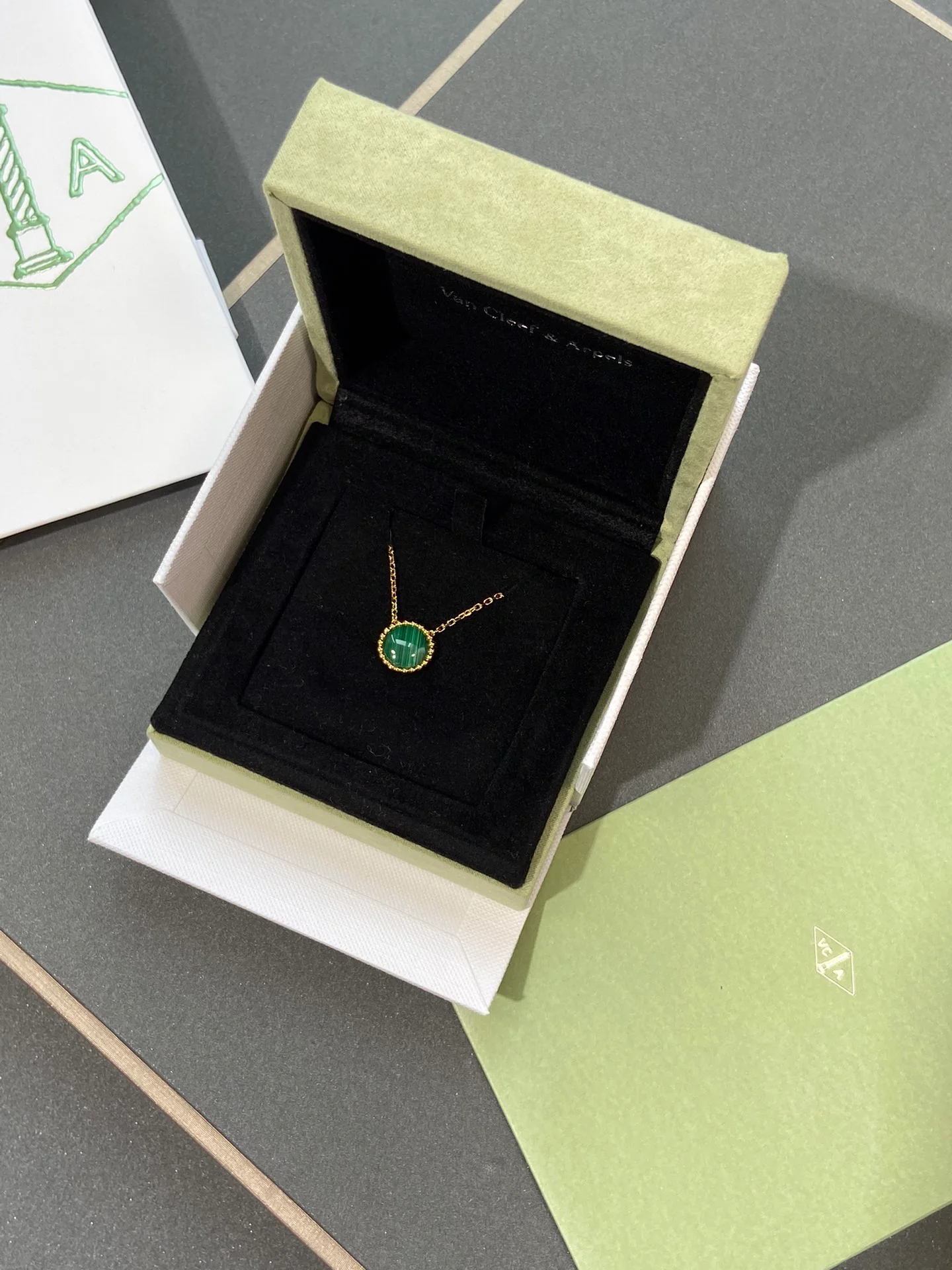 VCA-Ожерелье 004