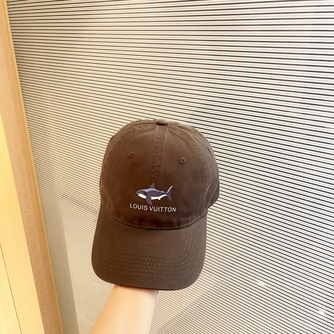 LV - Новая бейсболка с рисунком акулы - Различные цвета