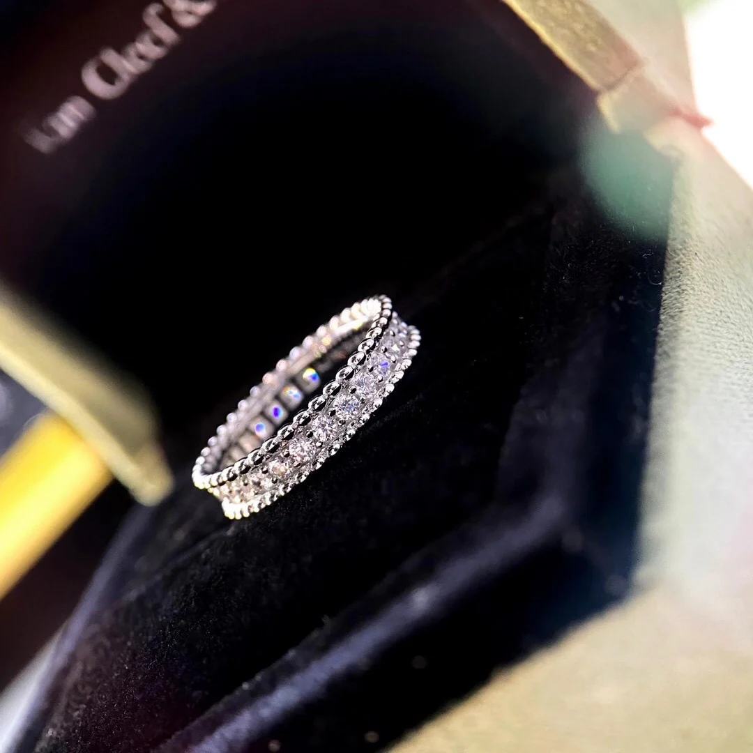 Ван Век - Кольцо 057