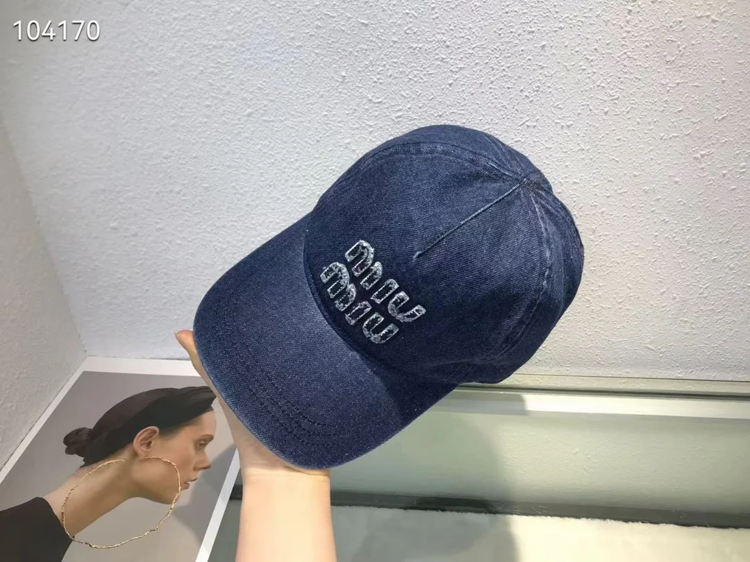 Бейсболка Miu Miu - с эффектом потертости