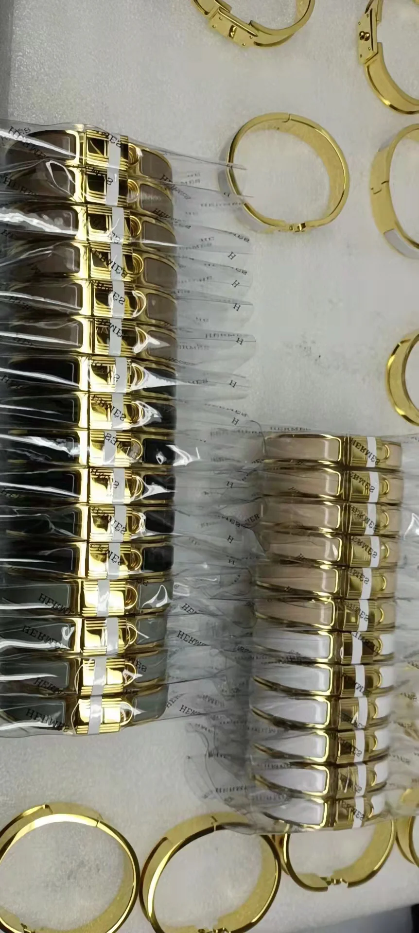 Браслеты и наручные повязки Hermes - изображение из коллекции