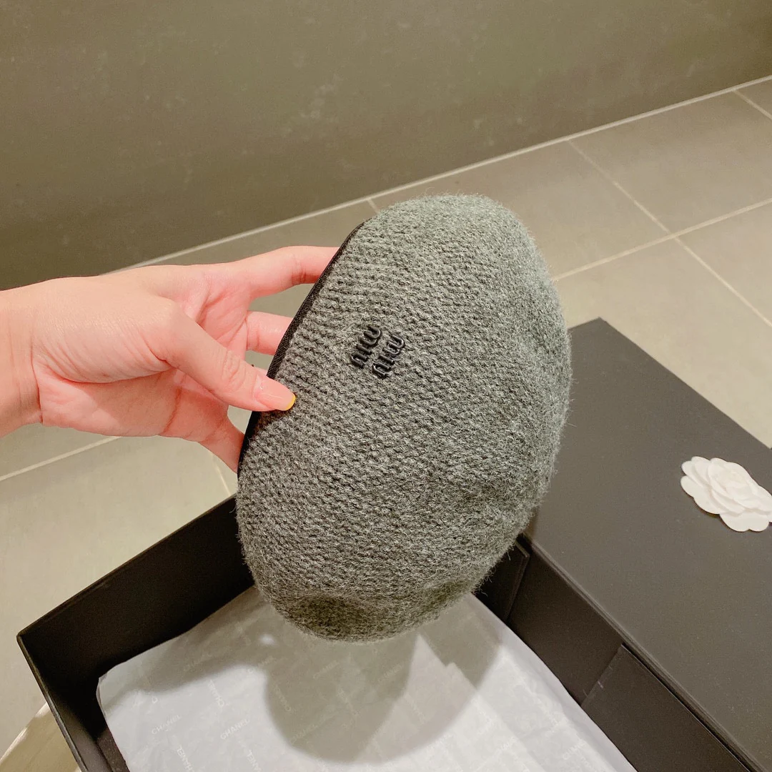 Miu Miu - Береты - Серые