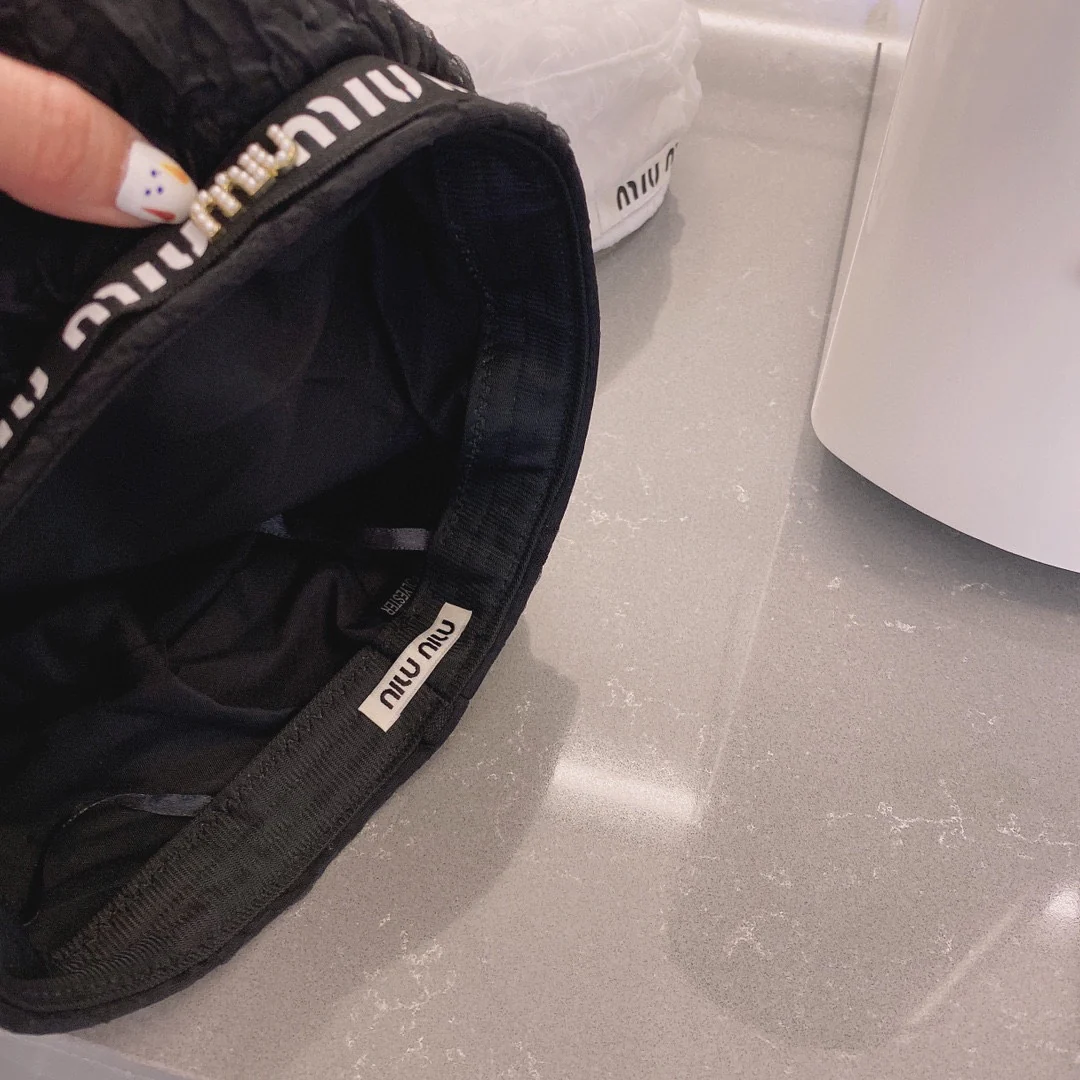 Сетчатый берет Miu Miu - черный