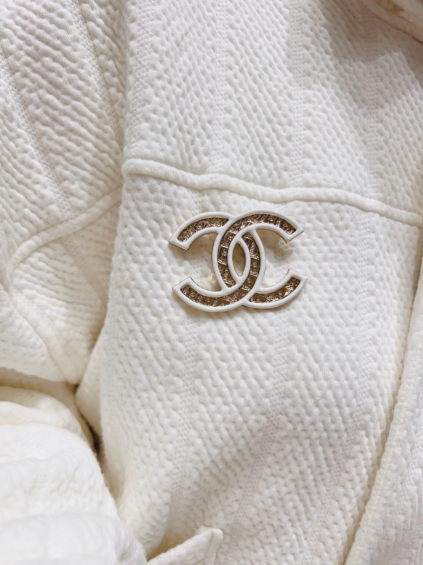 Брошь Chanel 148