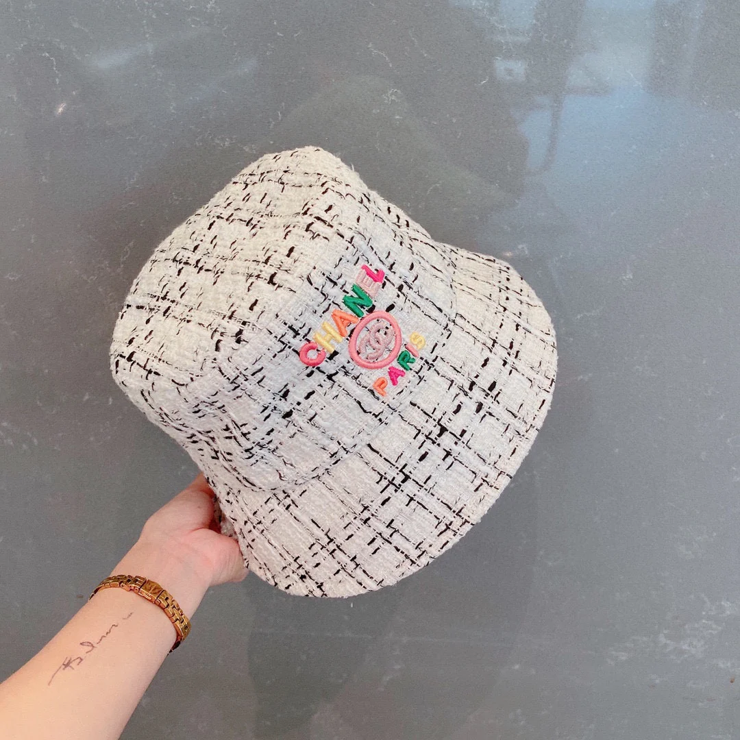 Chanel - Шерстяная рыбацкая шляпа - Белая