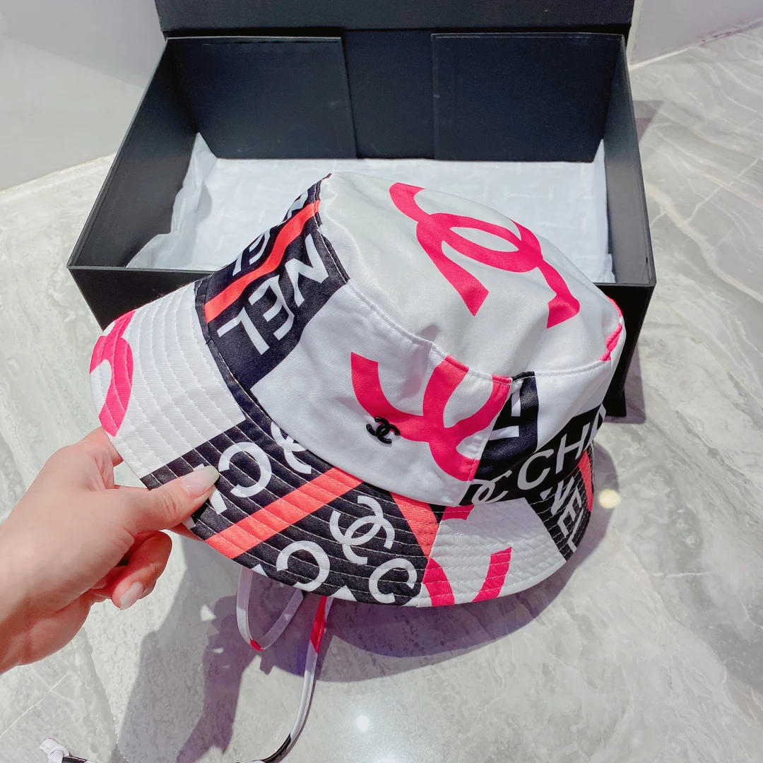 Chanel - Новая рыбацкая шляпа с граффити - 1