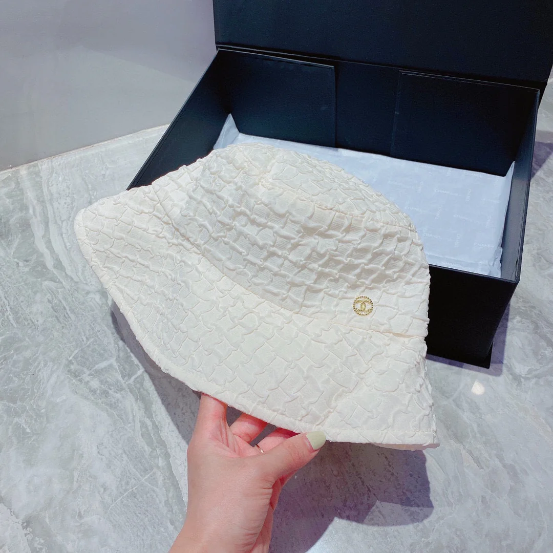 Chanel - Клетчатая рыбацкая шляпа