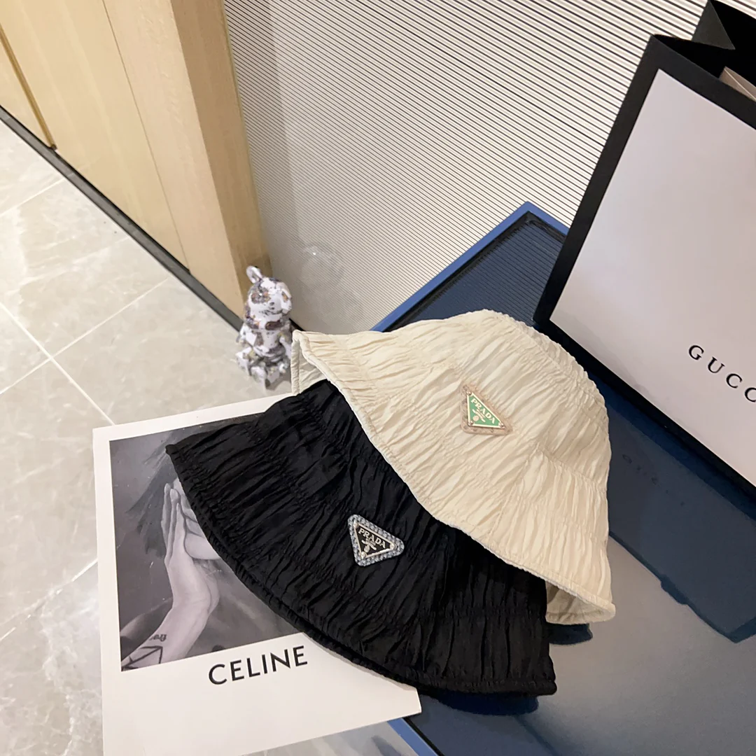 Новинка сезона осень 2023 от Prada - Панама из мятой ткани - Белая