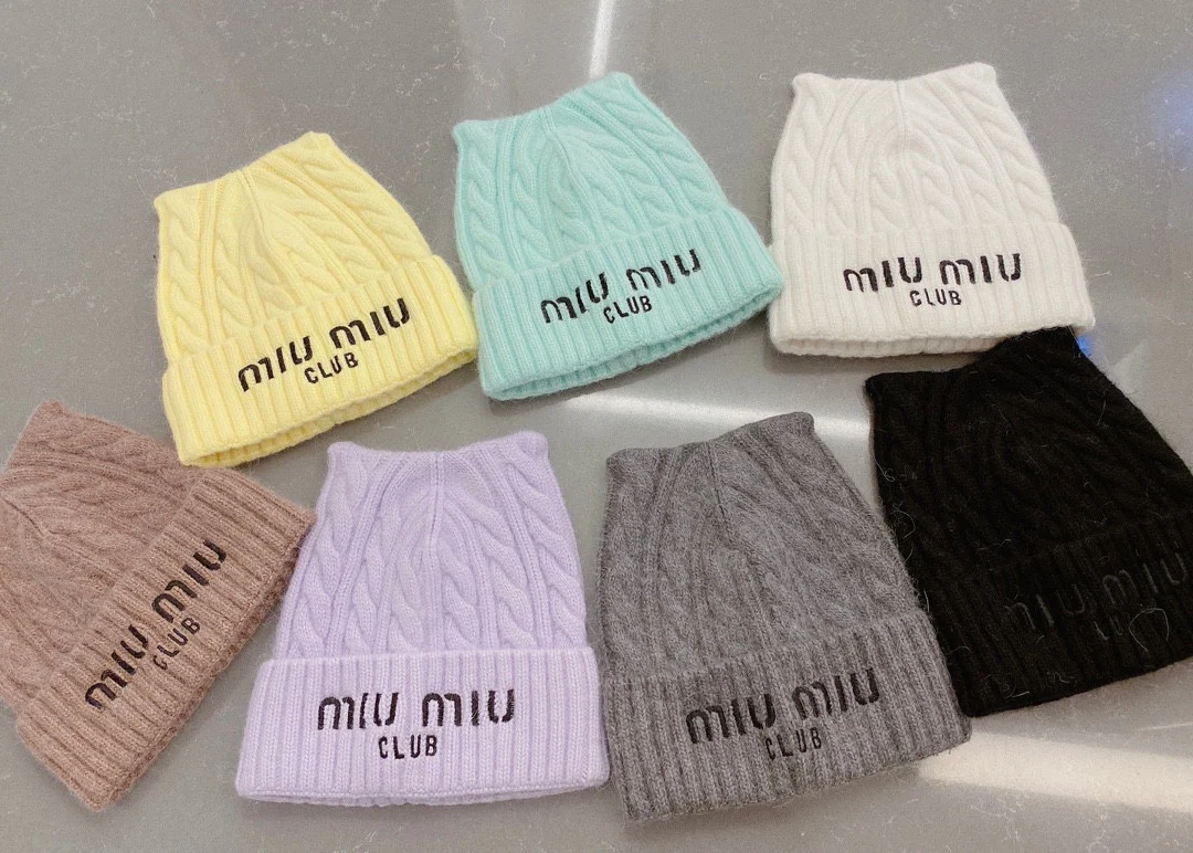 Вязаная шапка Miu Miu с кошачьими ушками из шерсти