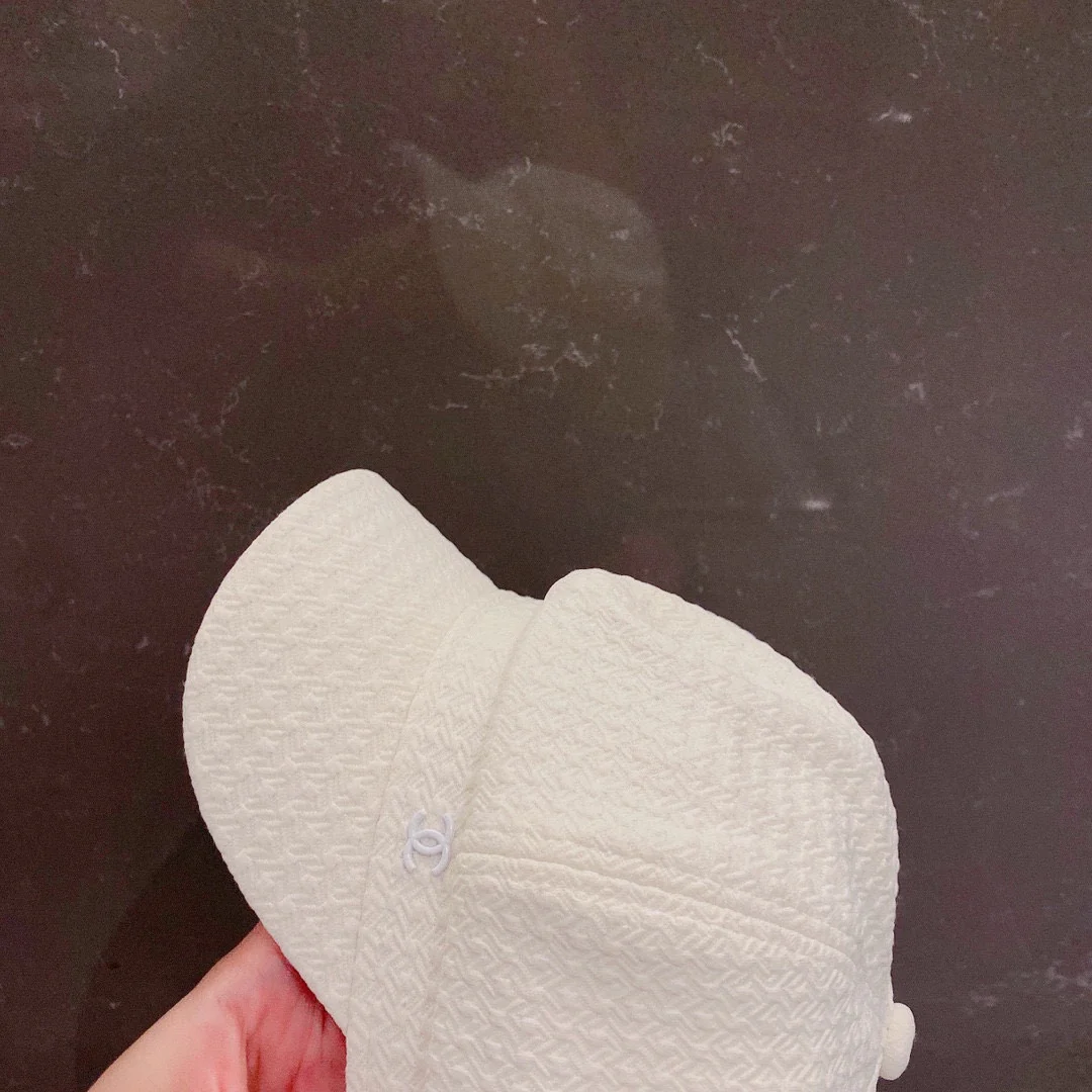 Chanel - Восьмиугольный берет - Белый