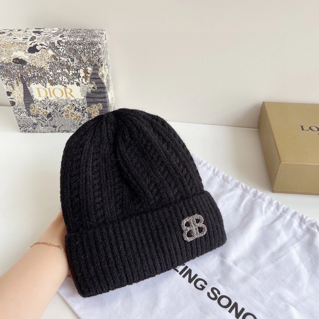 Вязаная шапка Balenciaga