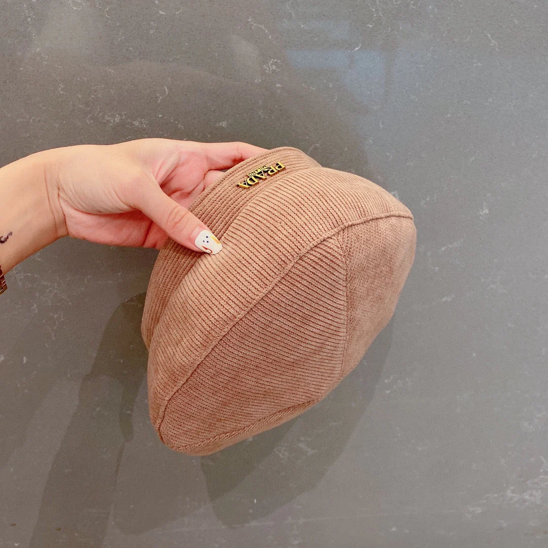 Берет из вельвета Prada - абрикосовый