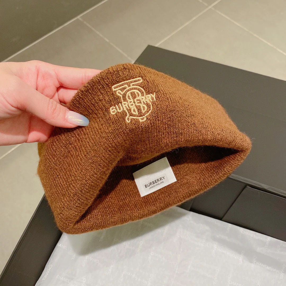 Вязаная шерстяная шапка Burberry TB — коричневая