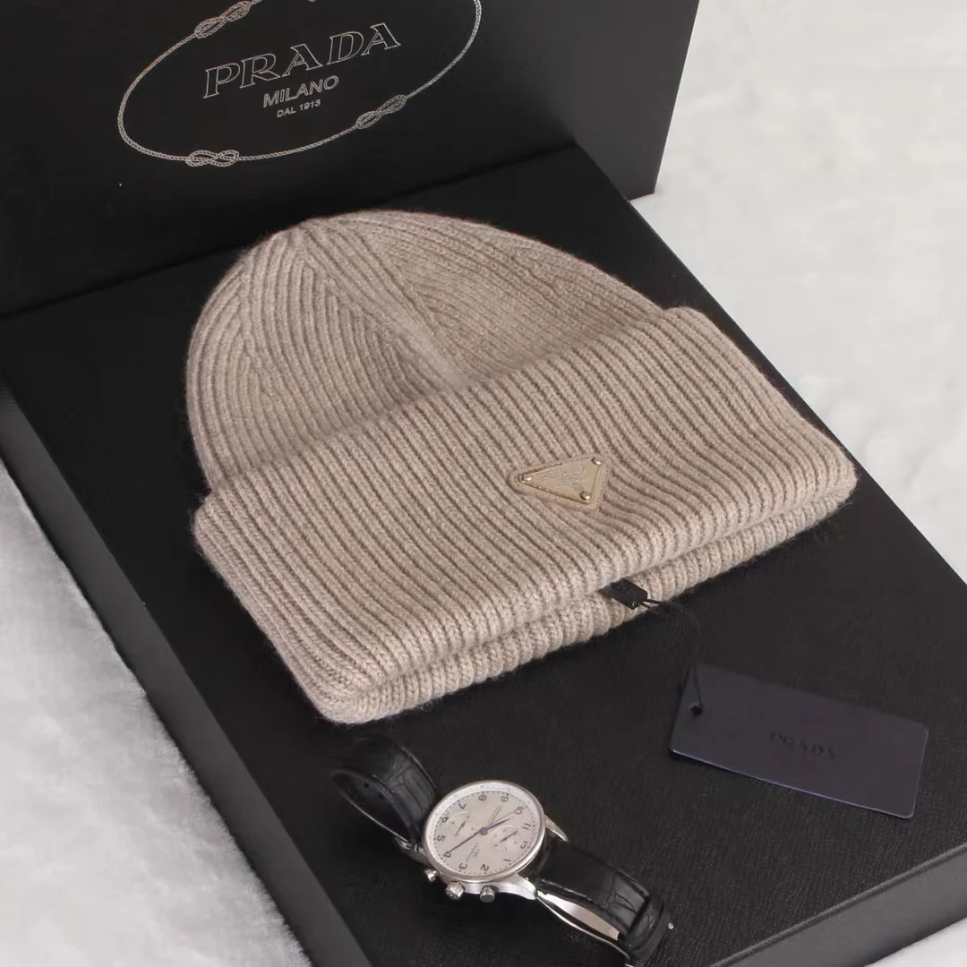 Prada - Вязаная шапка