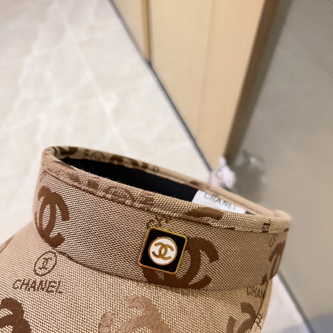 Новинка сезона весна/лето 2023 от Chanel - Козырек - Солнцезащитная шляпа - Коричневая