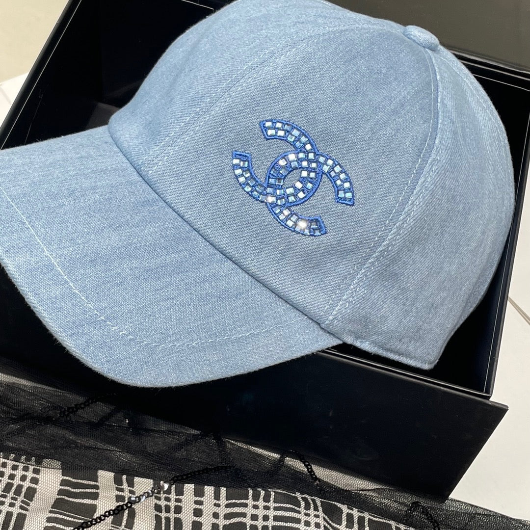 Chanel - Новая бейсболка с пайетками - Синяя