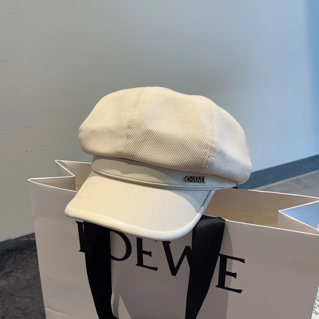 Новая простая шляпа художника Chanel осень/зима - белая