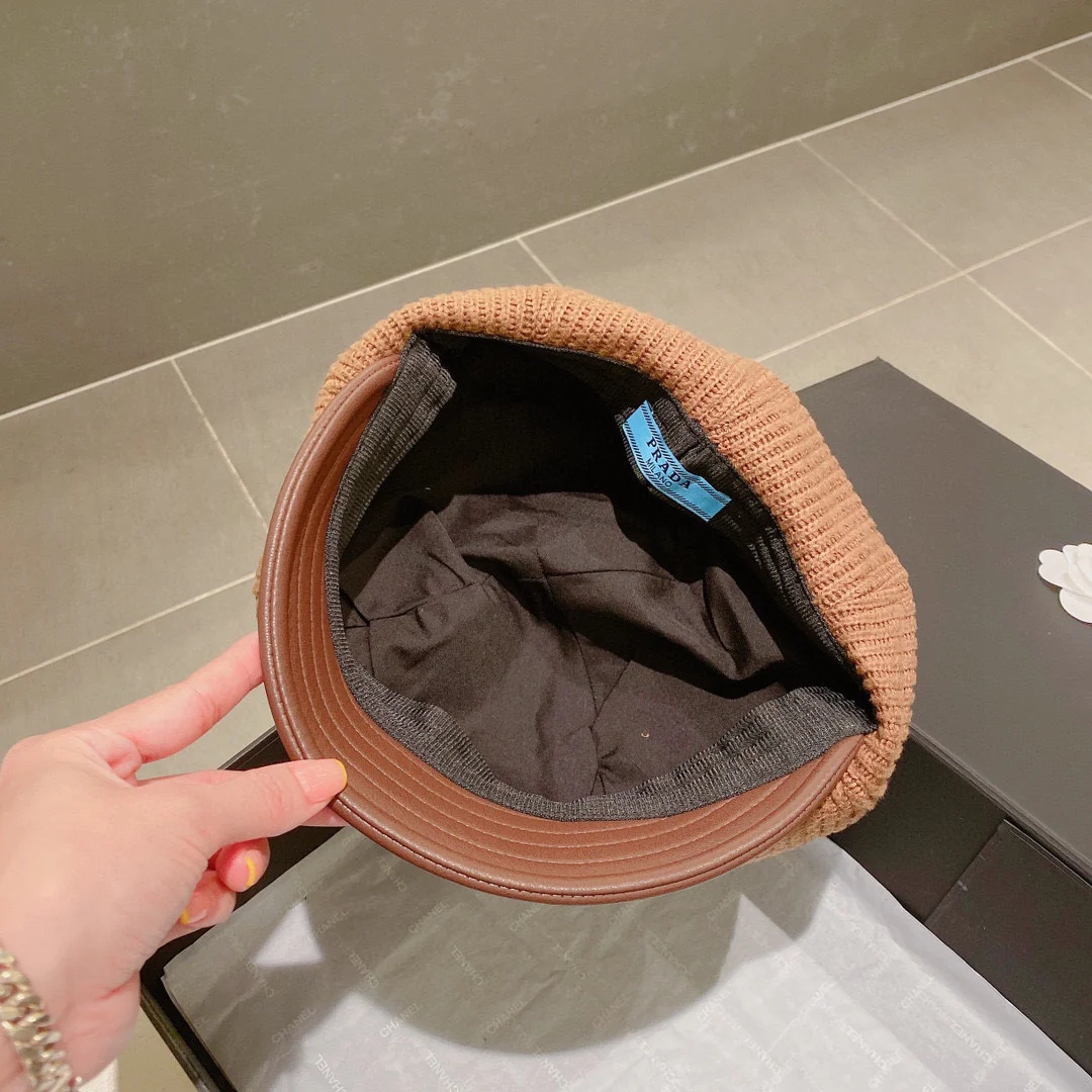 Prada - Вязаная бейсболка - Коричневая