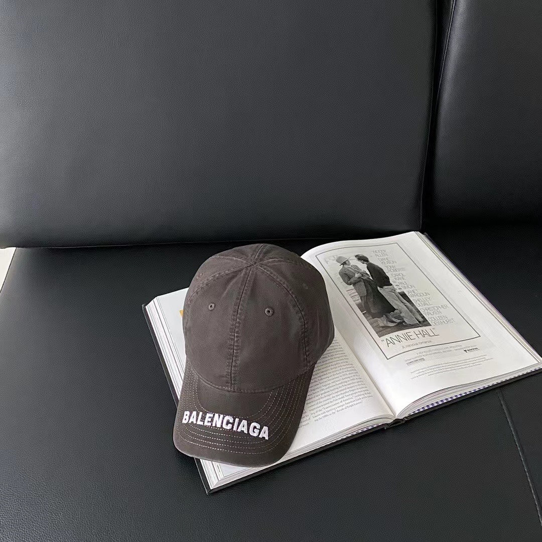 Бейсболка Balenciaga с вышивкой - Железно-серый