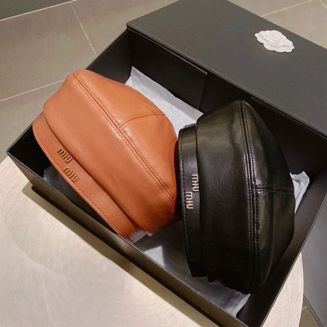 Кожаный берет Miu Miu - черный
