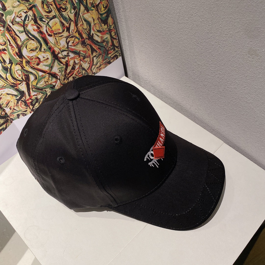 Новинка 2022 года от Chanel - кепка-?утиный клюв? - 3