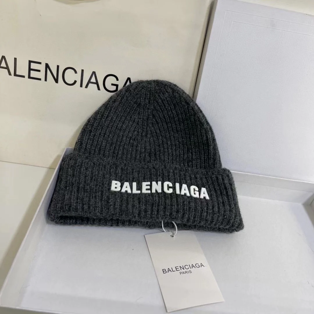 Balenciaga - Разноцветная вязаная шапка-бини