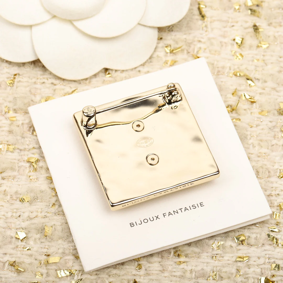 Брошь Chanel 164