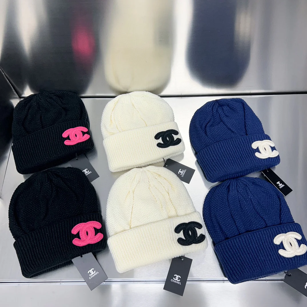 Chanel - Универсальная вязаная шапка с двойной буквой С