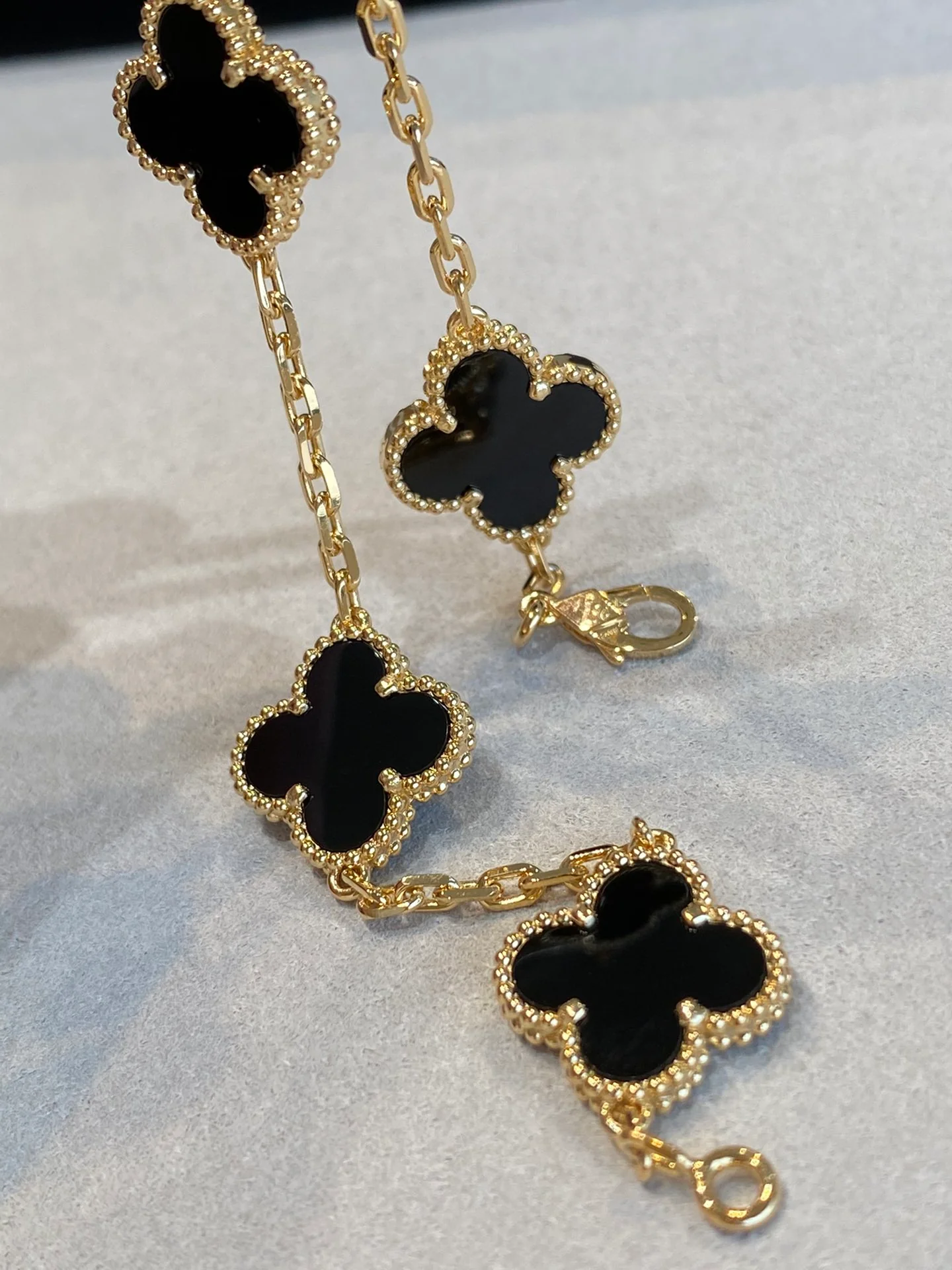 Браслет VCA - 31