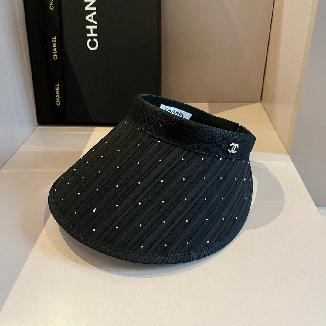 Chanel - Универсальная солнцезащитная шляпа со стразами - Черная