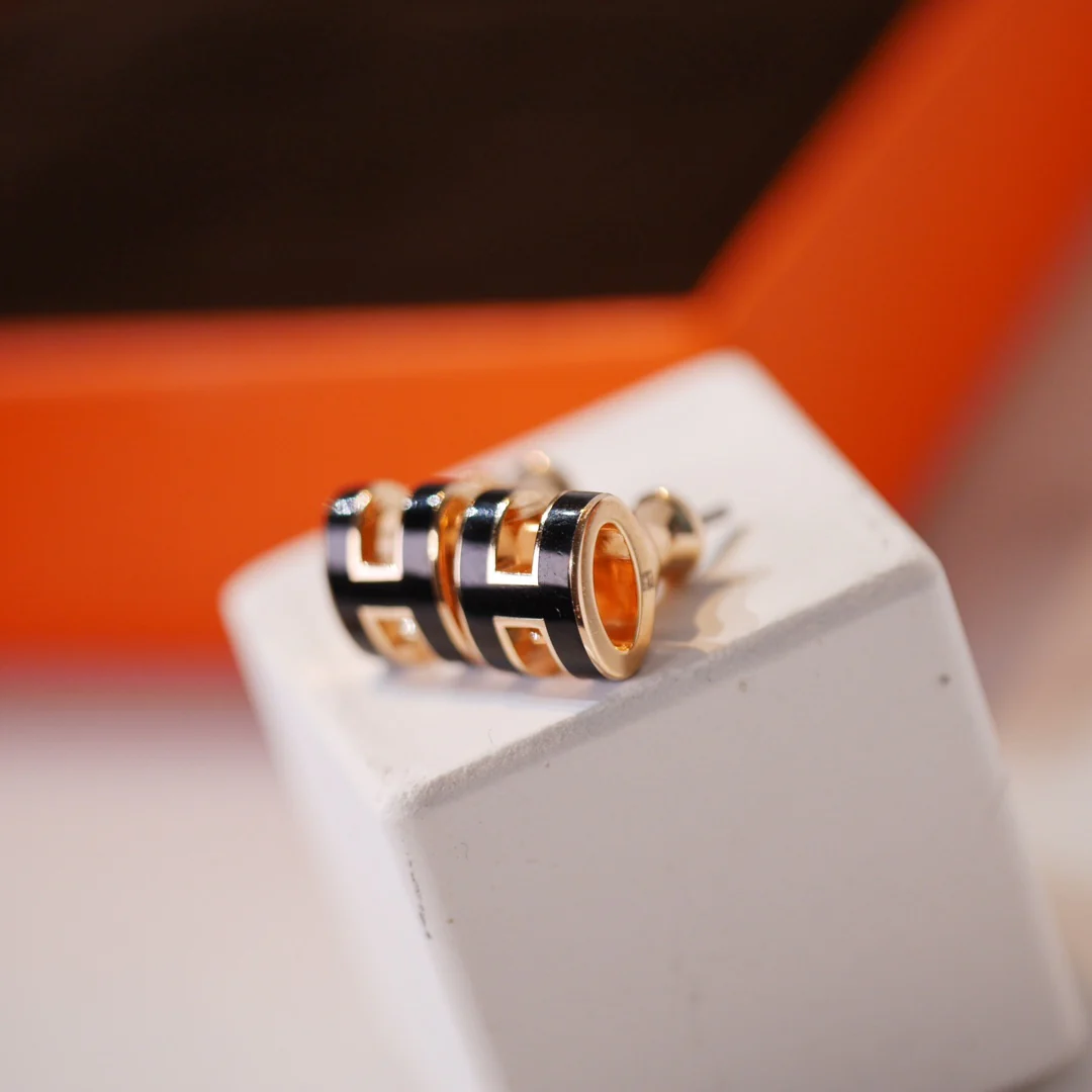 Серьги и гвоздики Hermes