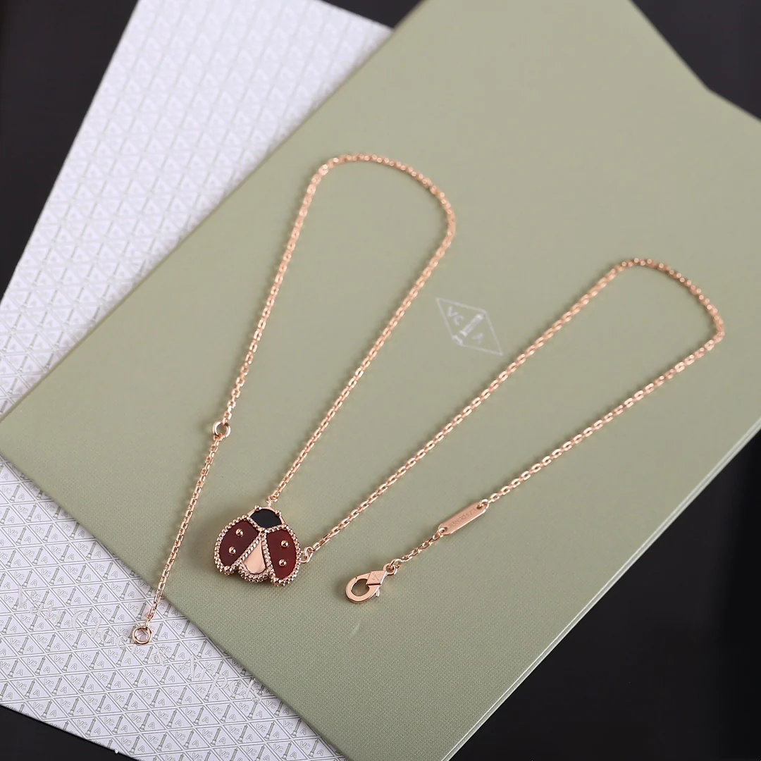 Van Vuitton - Колье 136