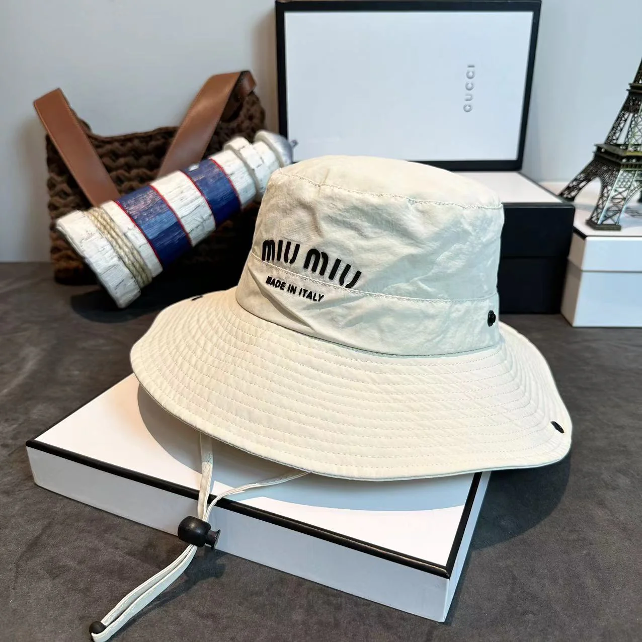 Miu Miu - Новинка осени 2023 - Гладкая рыбацкая шляпа