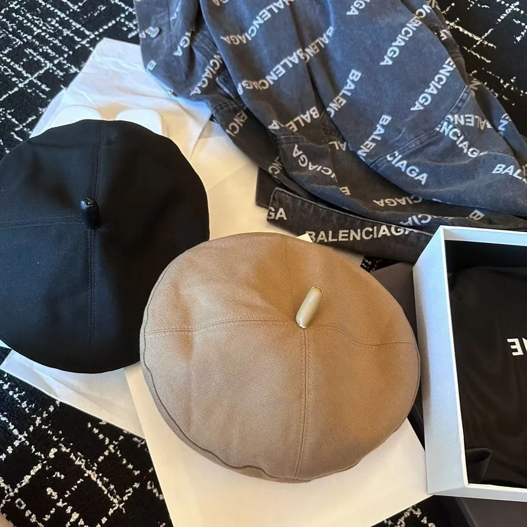 Prada - берет из коллекции осень/зима