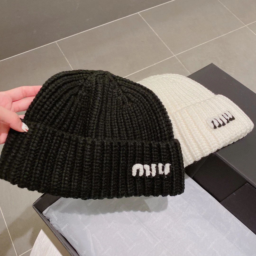 Miu Miu - Шапка-бини - Унисекс - Черная