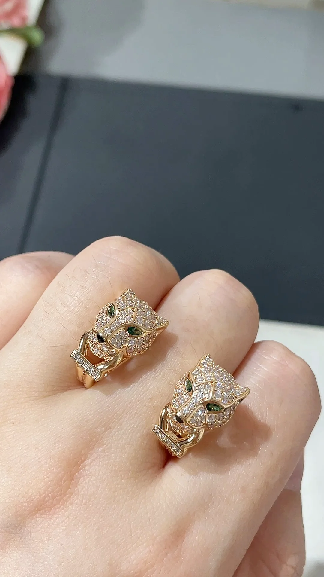 Серьги Cartier 052