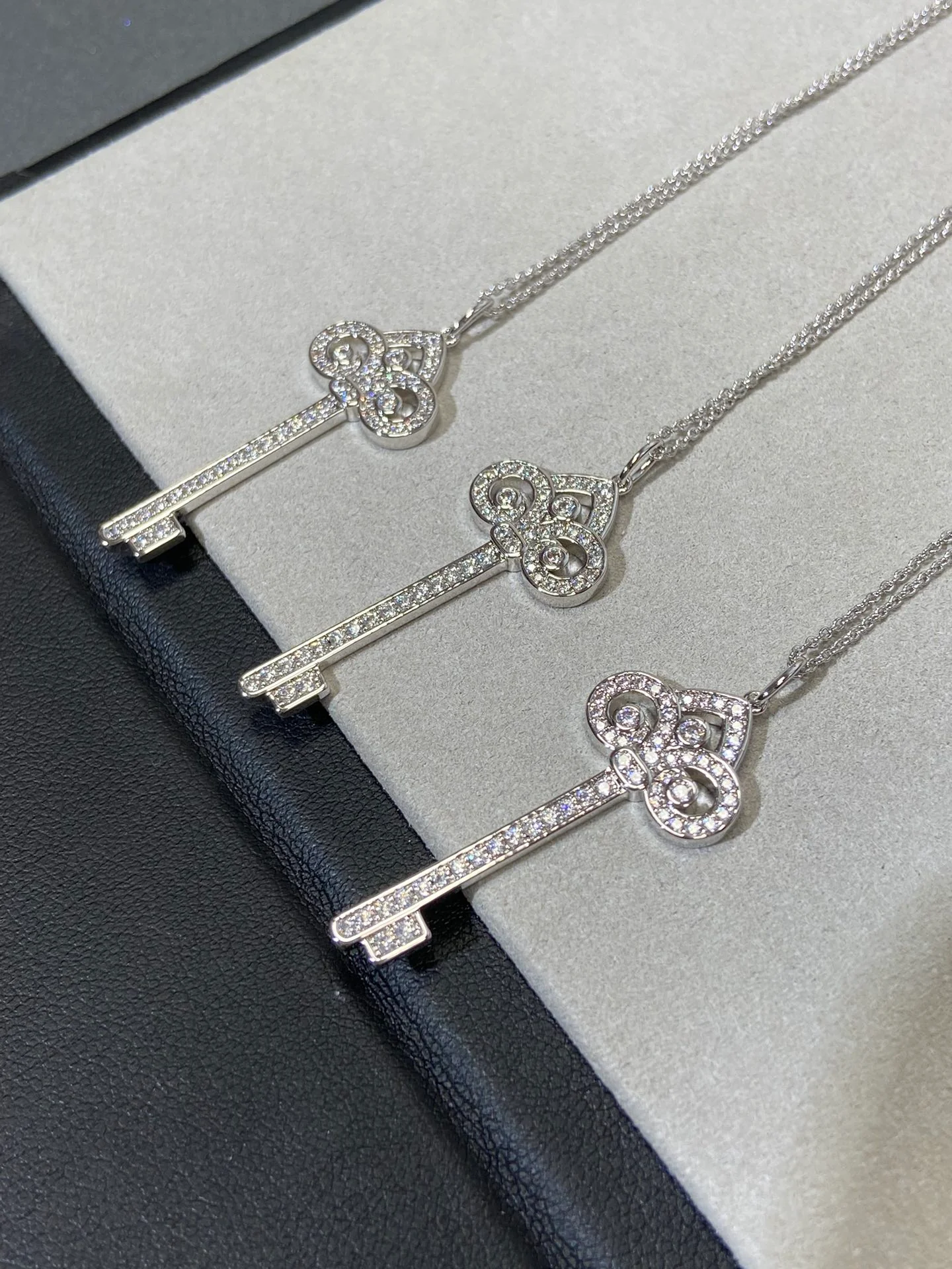 Колье Tiffany 070