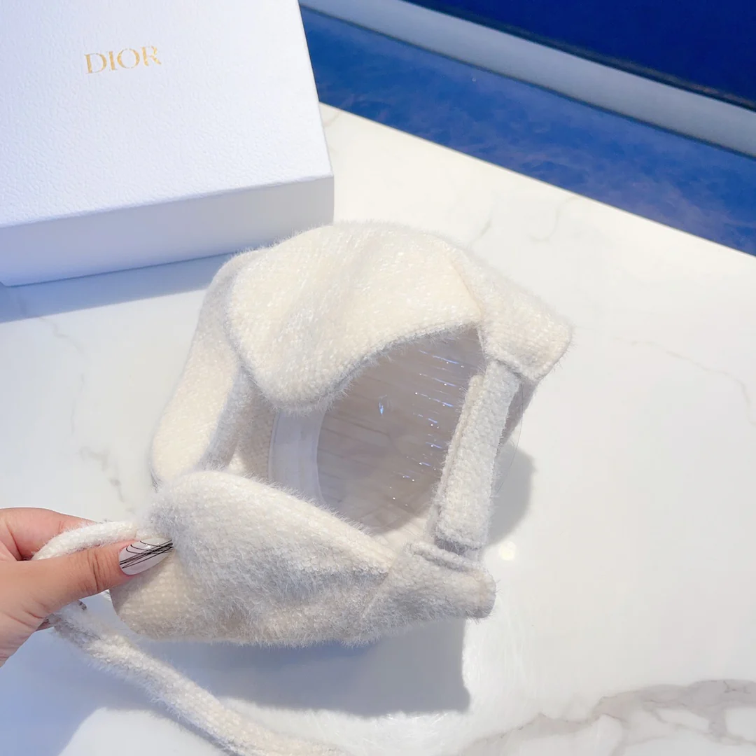 Chanel - Шапка с ушками - Белая