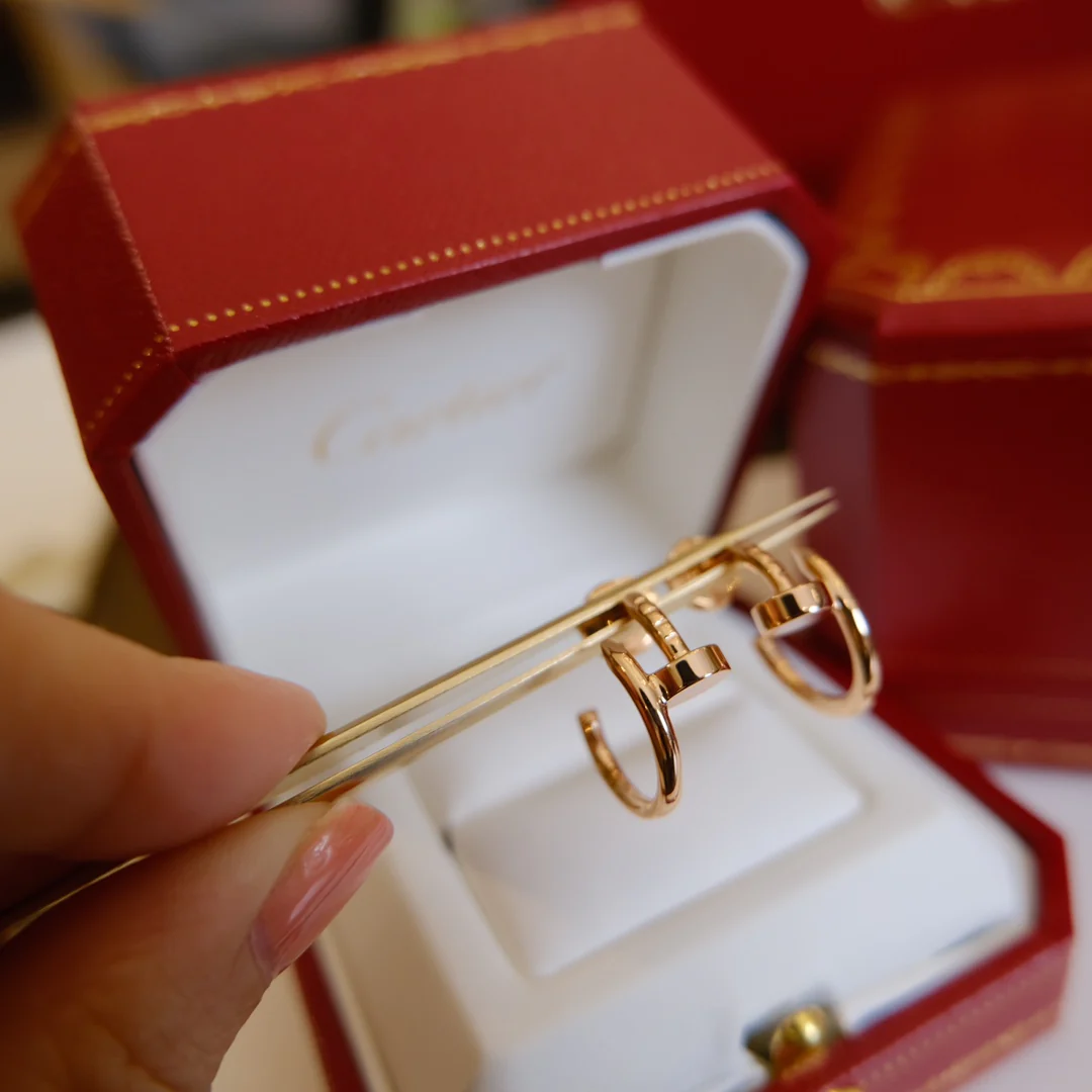 Серьги Cartier 010