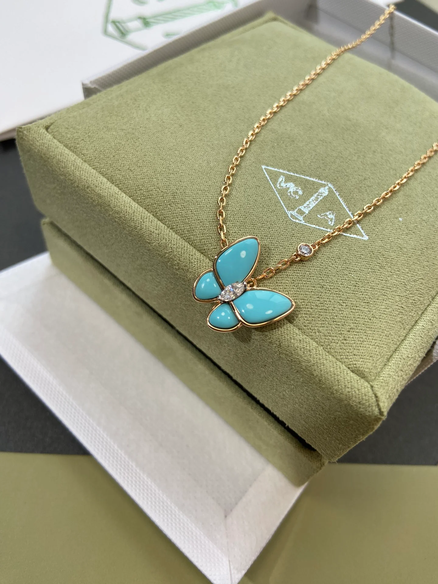 Van Vuitton - Колье 139