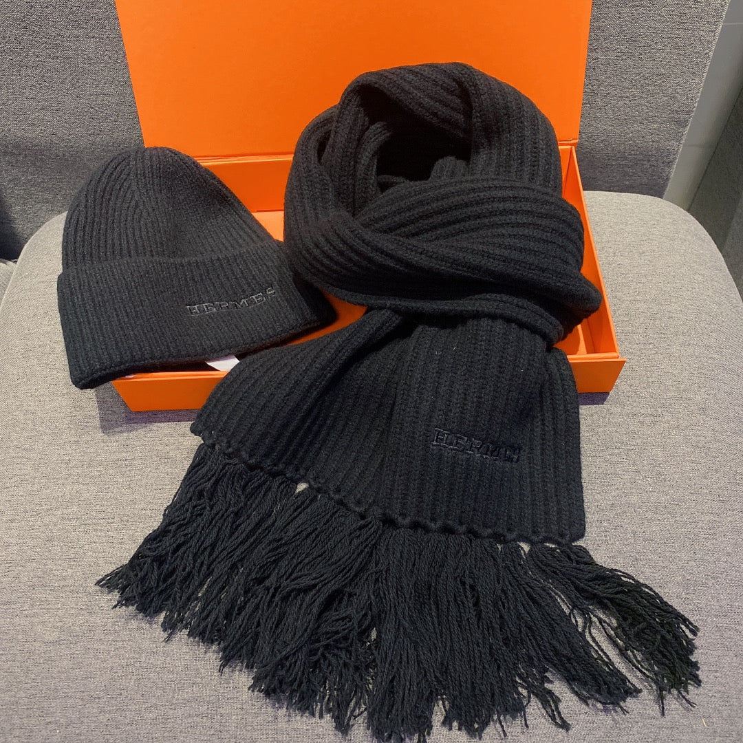 Вязаный кашемировый комплект Hermes с шапкой-бини - черный
