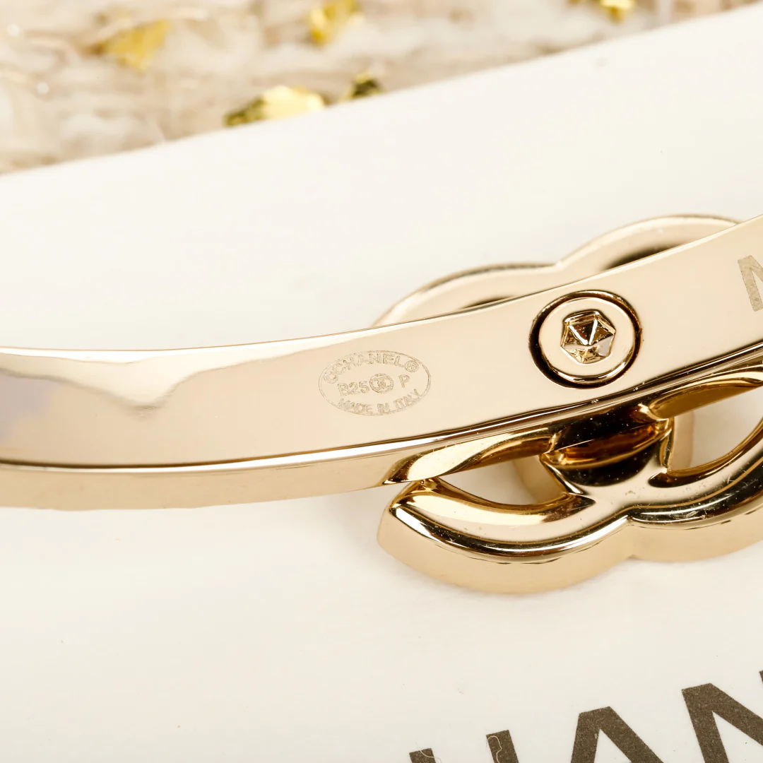 Браслет Chanel ?Три в одном? за 25 пенсов — множество вариантов ношения.