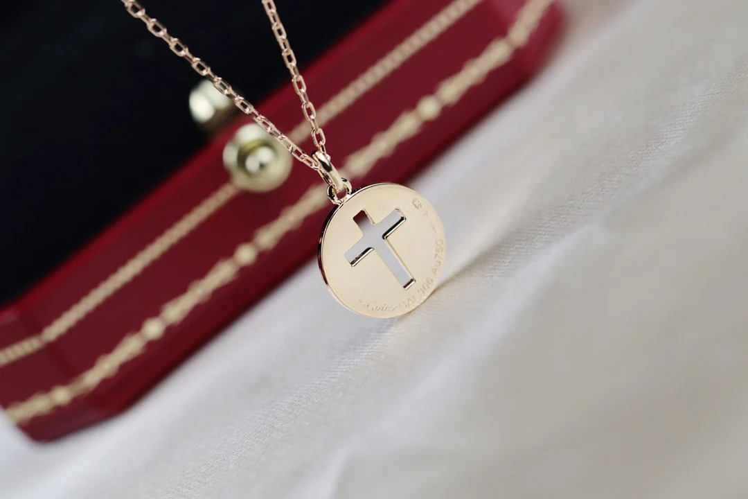 Двустороннее колье с крестом Картера