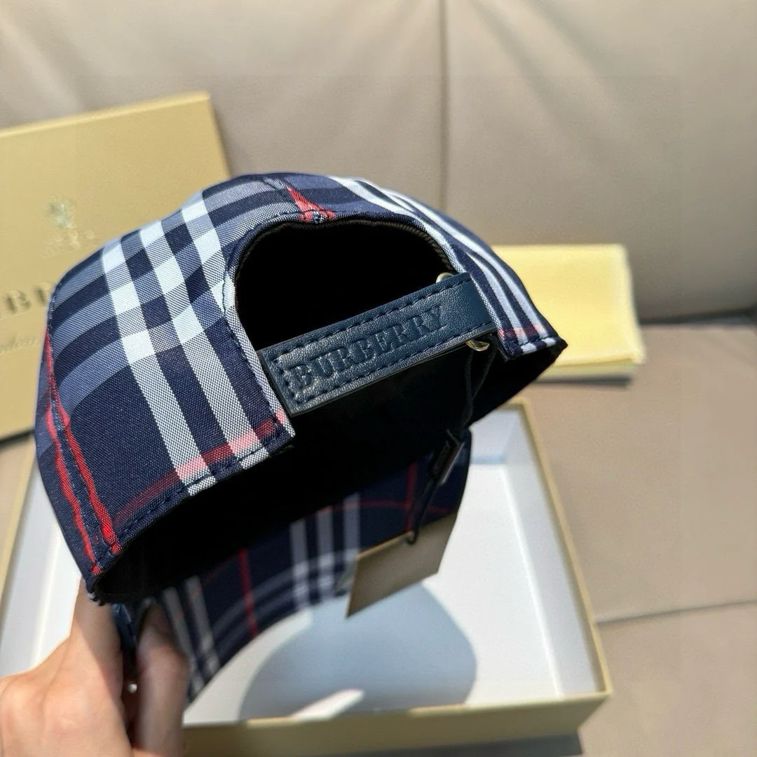 Бейсболка Burberry Classic Check, черная