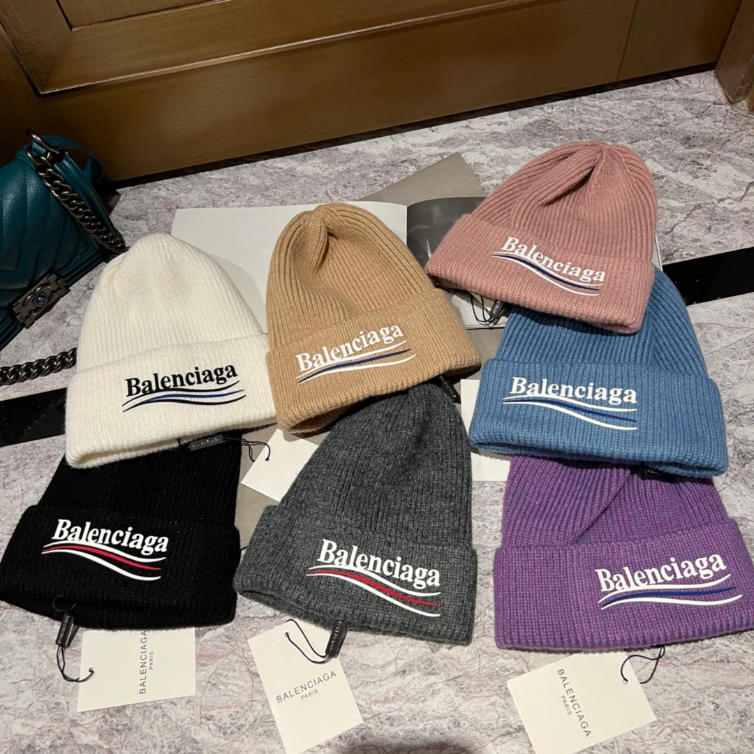 Вязаная шапка Balenciaga с буквой - 2 шт.